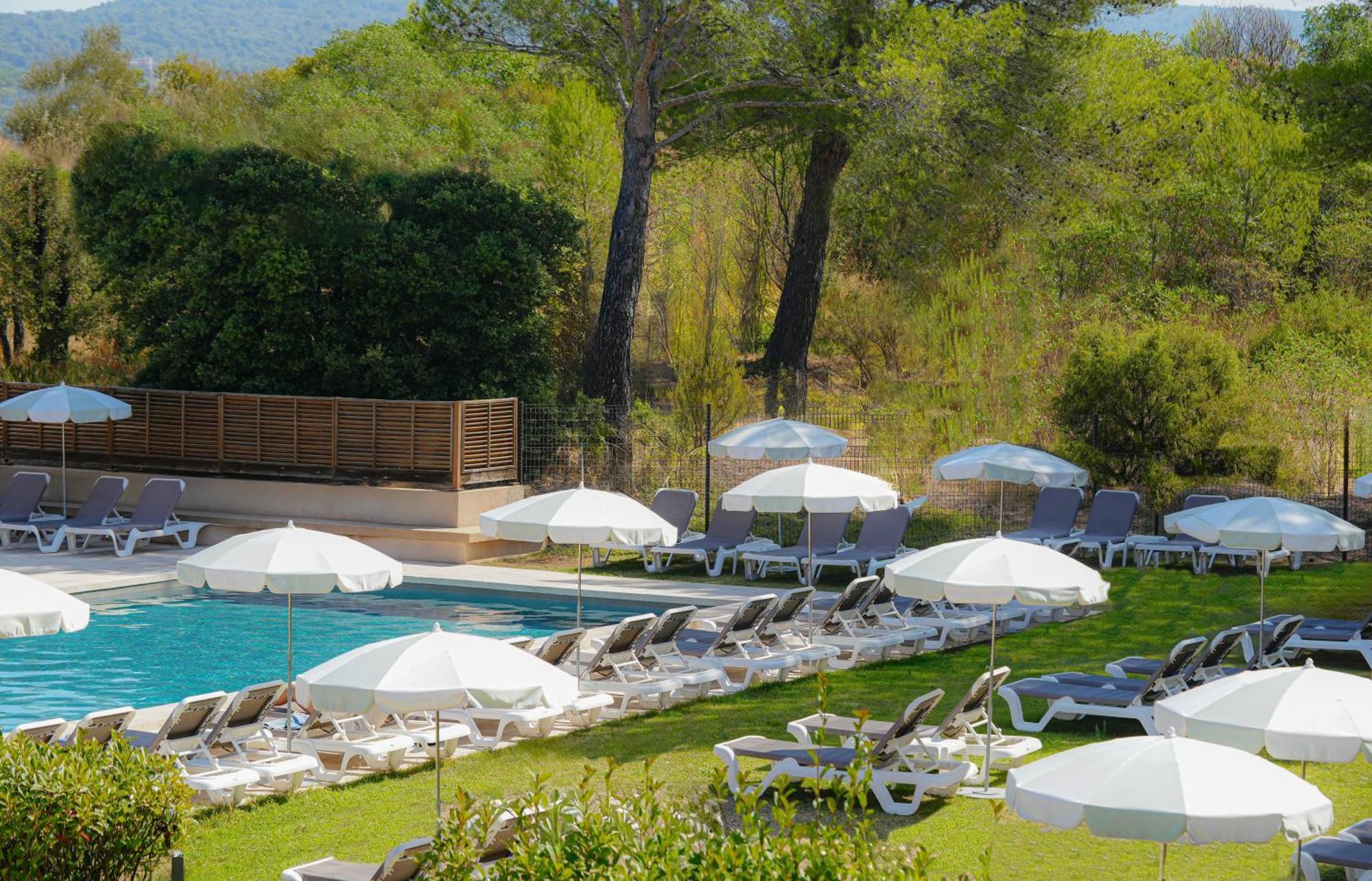 Grand Prix Hôtel&Restaurant Le Castellet  Exterior foto